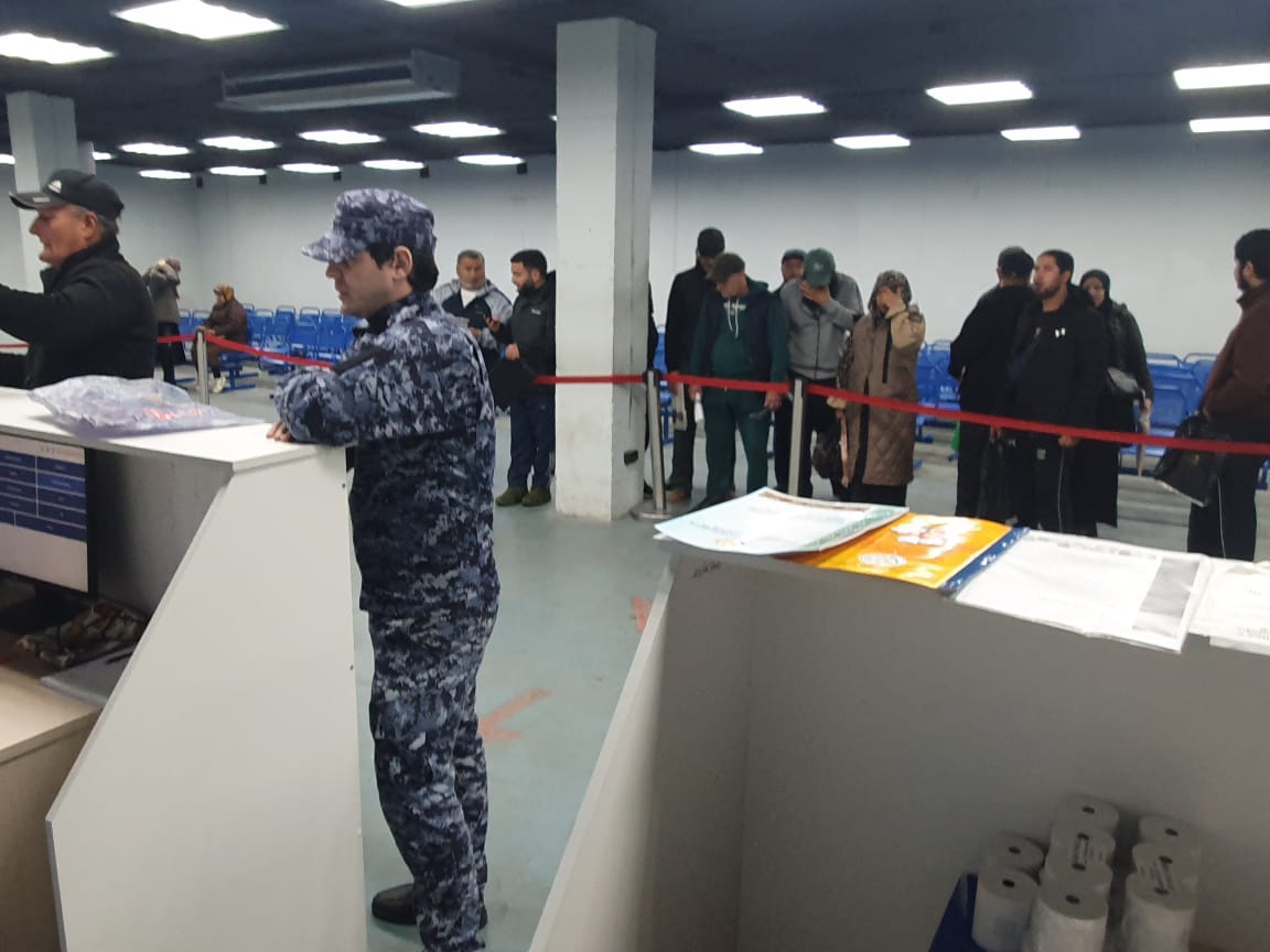 В Махачкале представители Миннаца Дагестана разъяснили иностранным гражданам, работающим в республике, их права и обязанности